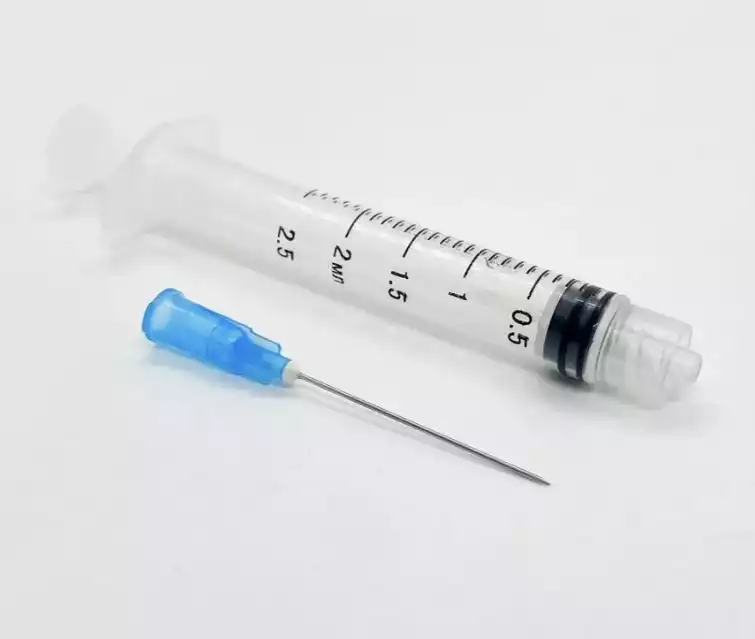 Шприц Paramed 2 мл Luer-Lock, игла 23G (0,6x30мм) 3-компонентный